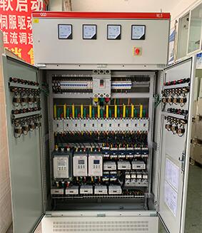 除塵設(shè)備軟啟動柜.jpg